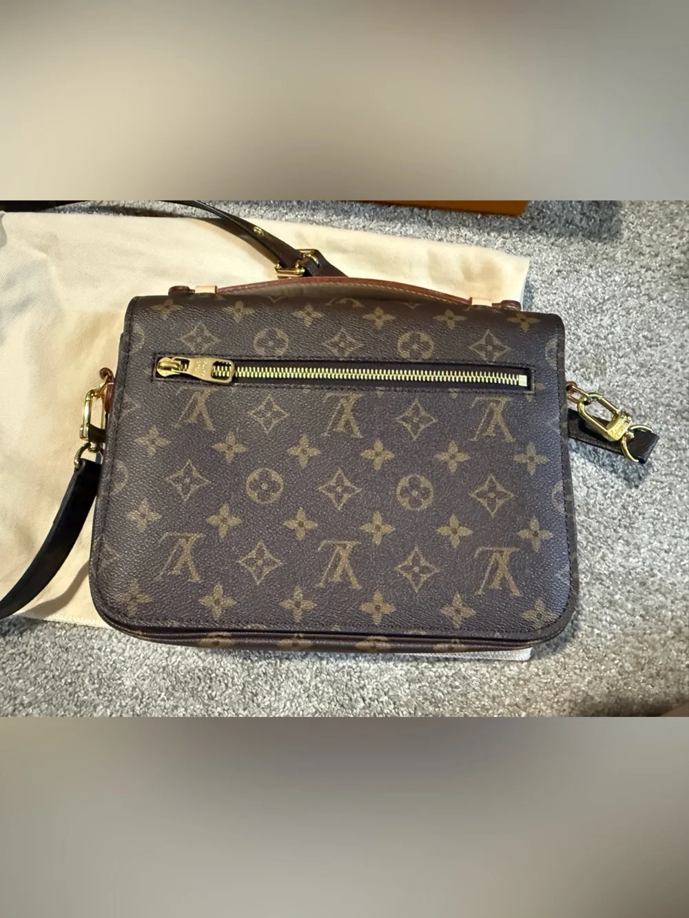 Louis Vuitton Pochette Métis